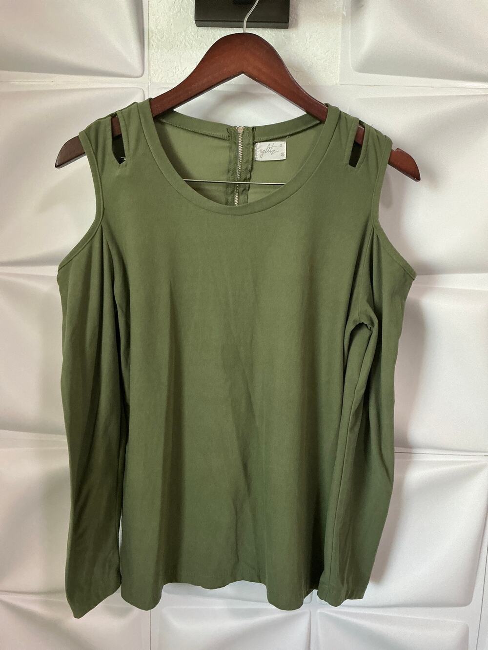 Glitz Green Cold Shoulder Long Sleeve Zip-Back Blouse Women's Size XL